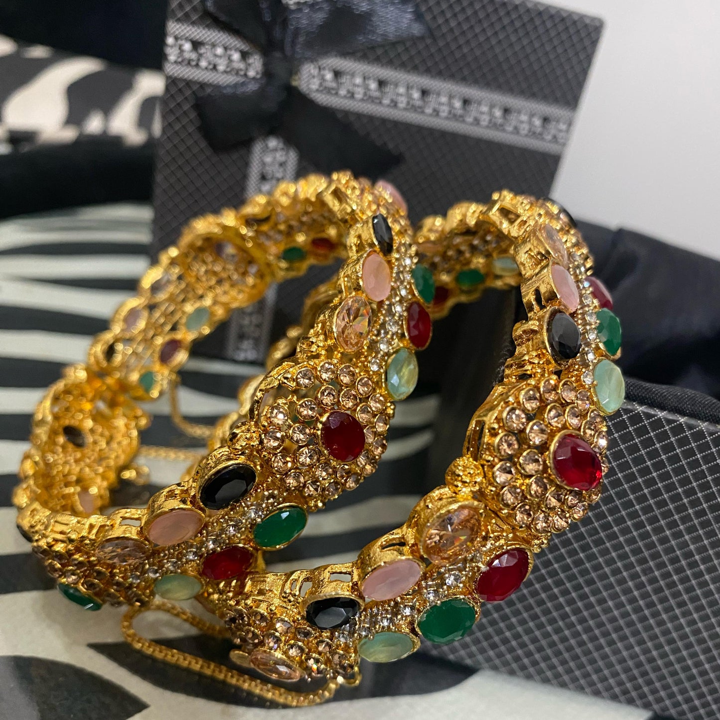 MULTICOLUR OPENABLE BANGLES